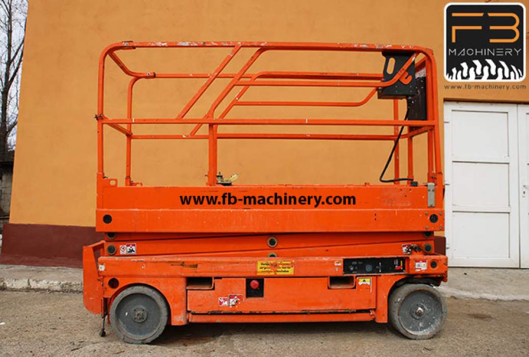 Haulotte Compact 8 Second hand scissor lift Nr.80
