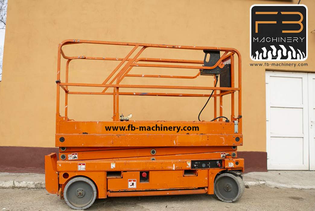 Haulotte Compact 8 - 083 Electric Scissor Lift